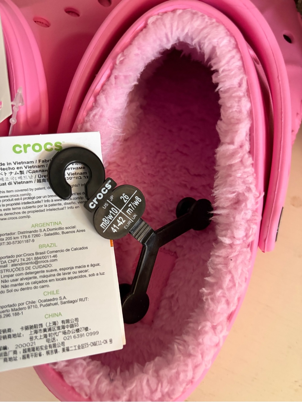 CROCS Women’s Pink Fuzzy-Lined Clogs - Picture 4 of 5
